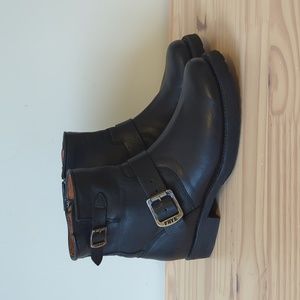 Frye Vicky Bootie